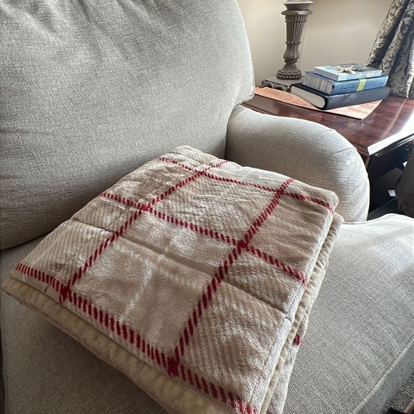 Cuddle Duds Cozy Blanket - Picture 3 of 3